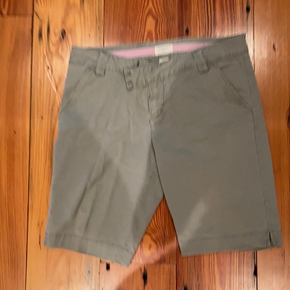 American Eagle Soft Green Shorts - 6